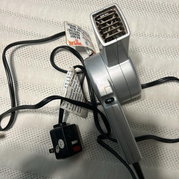 Used VS Sassoon small hair dryer. Works. - Picture 5 of 7